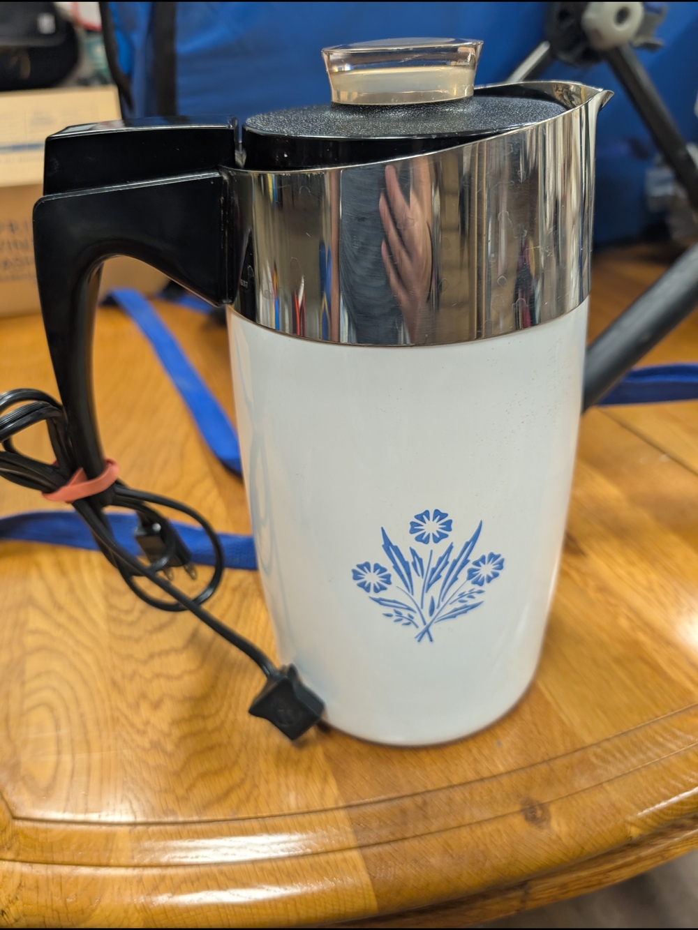 White Floral Electric Coffee Percolator with Blue Accent Corningware